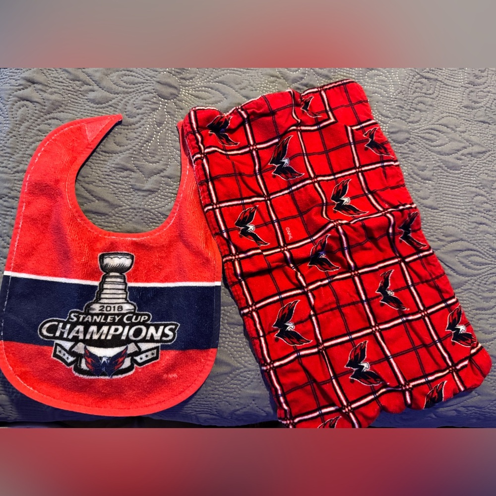 Washington Capitals baby Stanley Cup bib & burp cloth